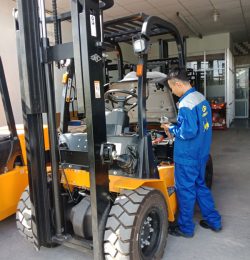 Danh sách kiểm tra xe nâng trước hoạt động