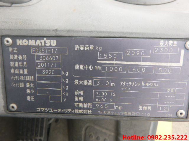 Xe-nang-dau-Komatsu-cu-2-5-tan-2011 (7)