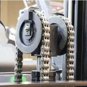 Tại sao bạn nên kiểm tra càng và xích xe nâng