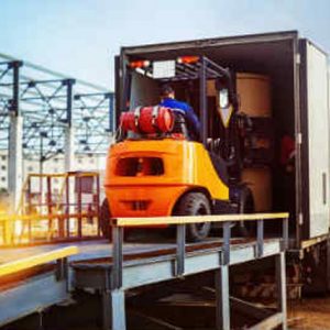 Cách vận chuyển xe nâng: Tại sao bạn nên thuê một chuyên gia